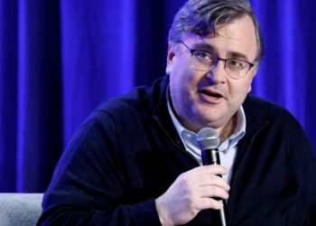 LinkedIn Co-founder Warns Against Uncritical Embrace of AI