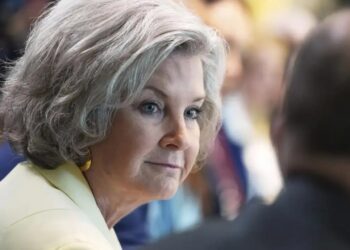 AI Scams Target White House: Trump Warns Against Impersonating Susie Wiles