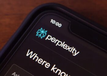 Samsung and Perplexity in Discussions to Integrate AI Search on Devices